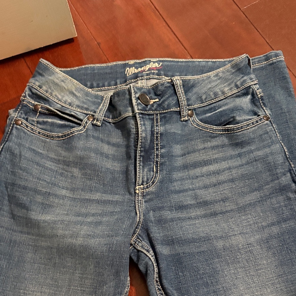 Wrangler Women's Classic Blue Straight Leg Jeans